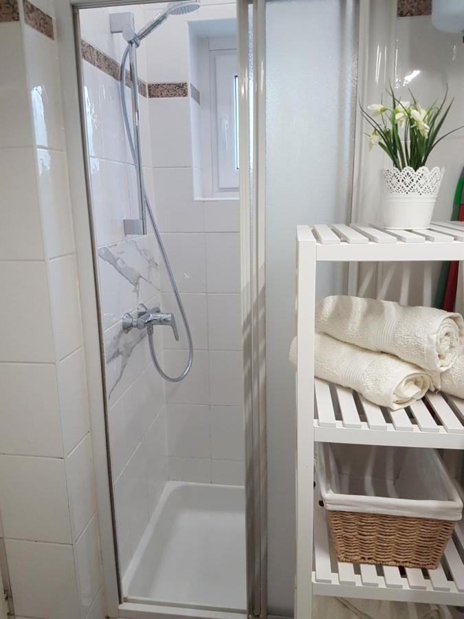 Apartma Žusterna za bazenom Koper Exteriér fotografie